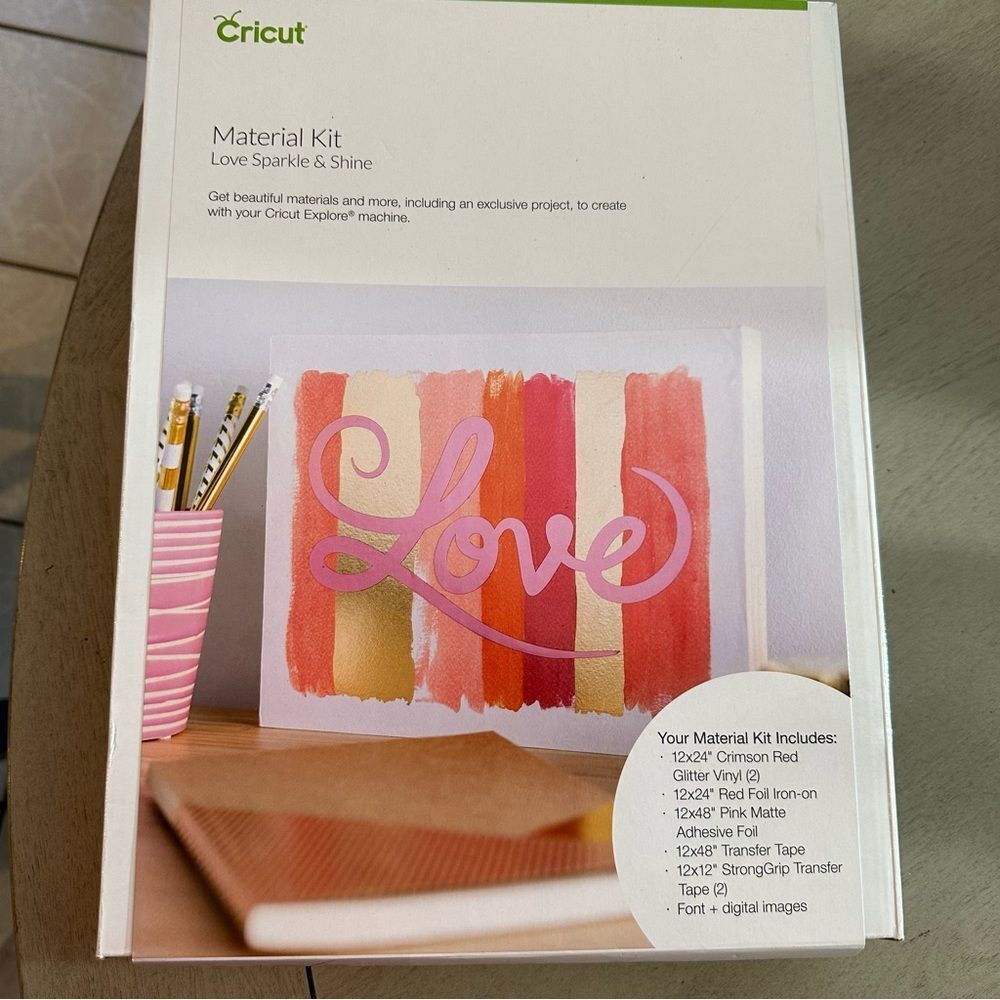 Cricut Valentines Day Love Sparkle & Shine Material‎ Kit *Brand New In Box*